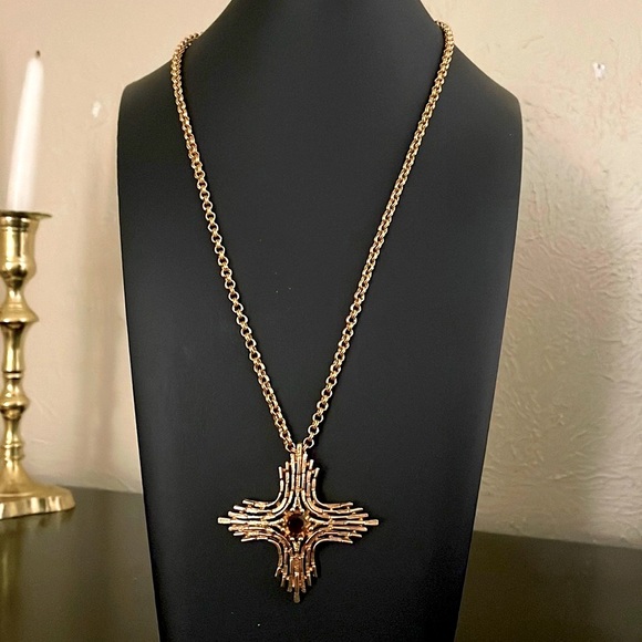 SARAH COVENTRY Vintage 1970s Gold Tone Omega Cross Pendant. - Picture 7 of 13